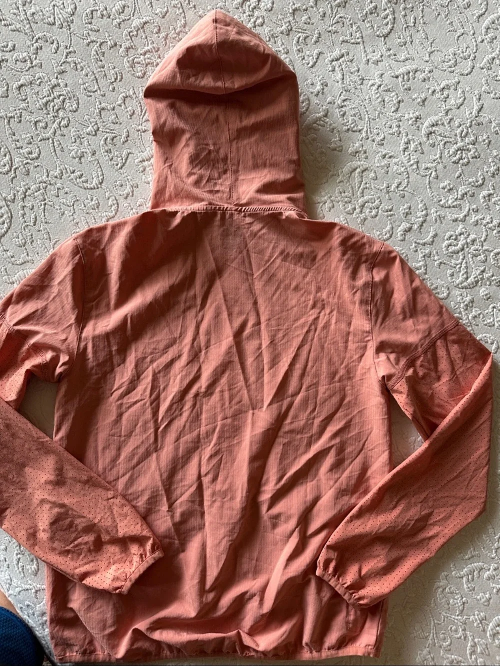 Vuori Stonesteps Hooded Windbreaker Jacket in Sunset, size Small EUC - Picture 10 of 13